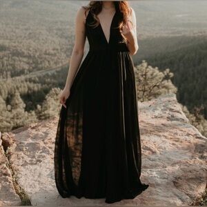Forever 21 Chiffon Maxi Dress with Plunging Neckline Black Size M